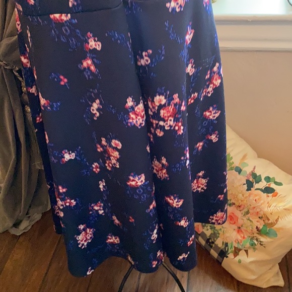 Dress - Picture 7 of 12